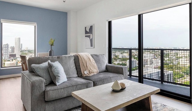 Landing | Chic 2BD, Pool