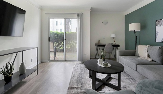 Landing | Incredible 1BD, Gym, Courtyard