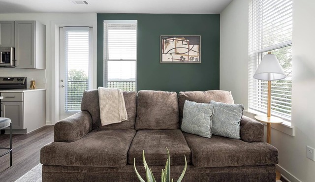 Landing | Modern 2BD, Gym, Clubhouse