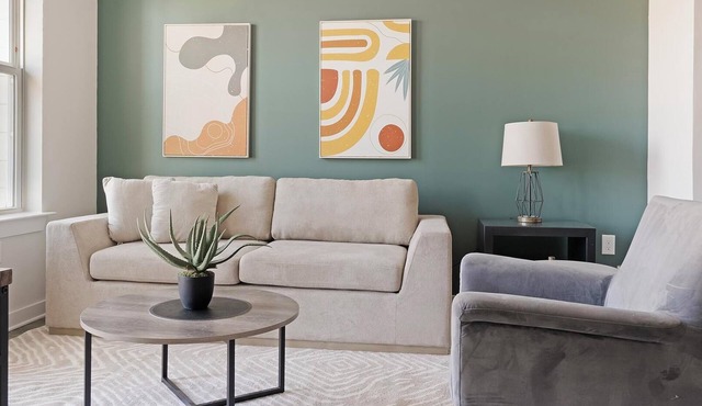 Landing | Spectacular 1BD, Pool, Clubhouse