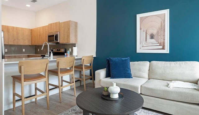 Landing | Spectacular 2BD, Yoga Studio, Pool