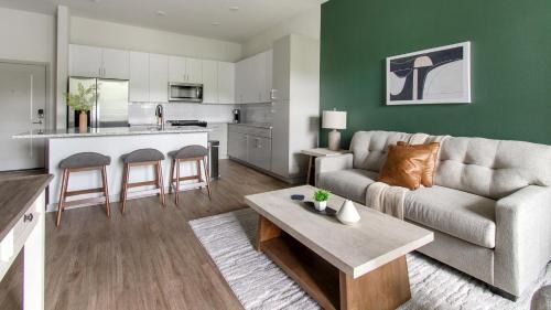 Landing Stunning 1BD Gym Clubhouse