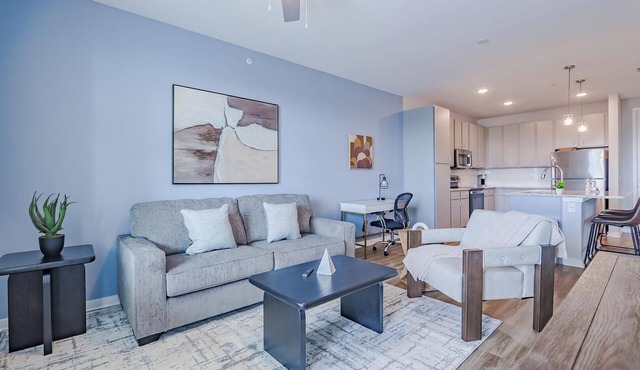 Landing | Stunning 2BD, Gym, Pool