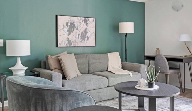 Landing | Stylish 1BD, Courtyard, Gym