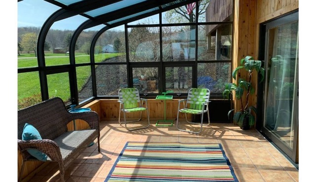 Large home with Game Room, Outdoor Bar, & Hot Tub!