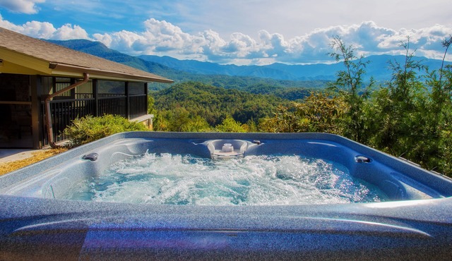 LeConte Mountain Breeze - $1089 FREE tickets each paid day, Dollywood and More!