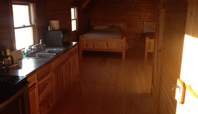 Loon Cabin! Located right on the lake! Great getaway for all seasons!