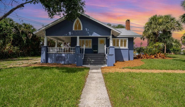 Lotus · Oriental Charm near Downtown and River