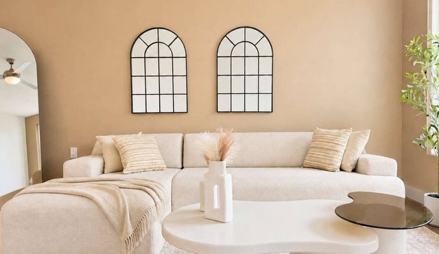 Luxe Apartment 10 Min to Disneyland | Pool & Gym