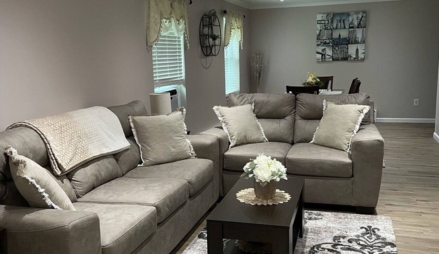 Luxurious, private, contemporary 1BR apartment in Ithaca NY!