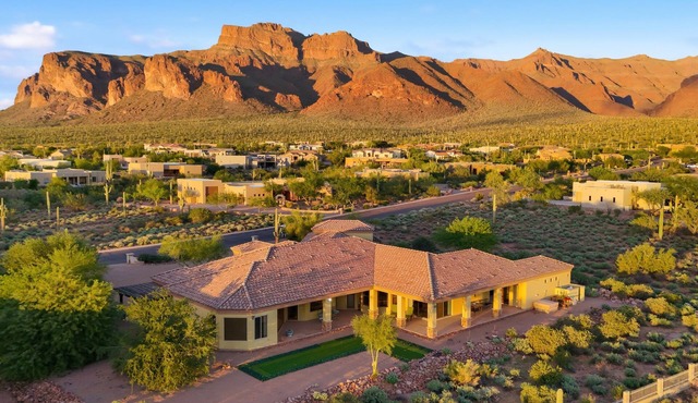 Luxurious Tuscan-style Villa with magnificent panoramic views. in Apache Junction