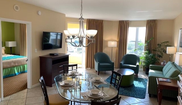 "Luxury and Comfort in Miami: for Family Holidays, in front of Sawgrass Mills".