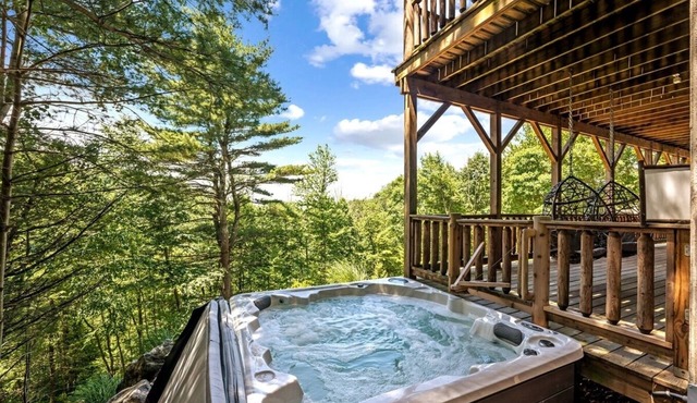 Luxury Lakeview Log Cabin w/Hot Tub, Firepit & 3 Decks