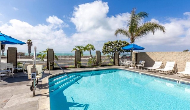 Make Your Trip More Enjoyable! 2 Relaxing Units, Free Parking, Outdoor Pool