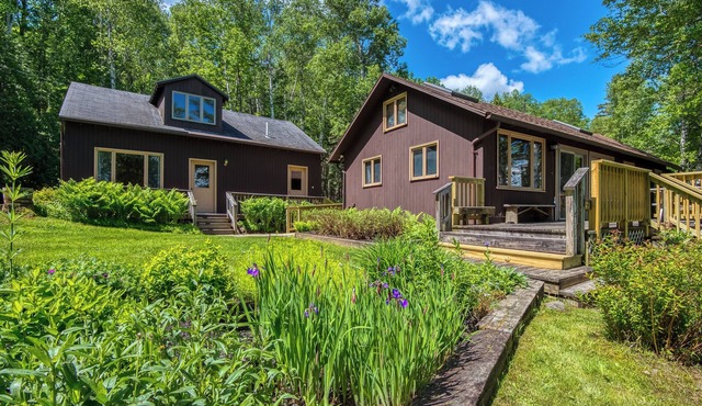 Meerman Camp - PRIVATE Rangeley Lake waterfront cottage, with a small beach! in Rangeley