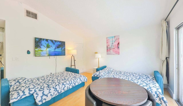 Miami Villa with Pool Near Hard Rock & Aventura