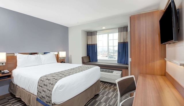 Microtel Inn & Suites By Wyndham Philadelphia Airport Ridley in Ridley Park