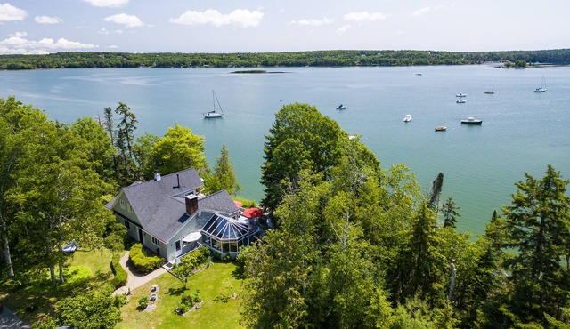 Mingo Cove - Beautiful 6BR, 4BA home with panoramic views of Harpswell Sound