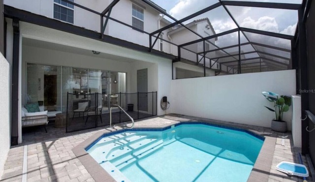 “Modern 4BR Villa with Private Pool Near Disney”