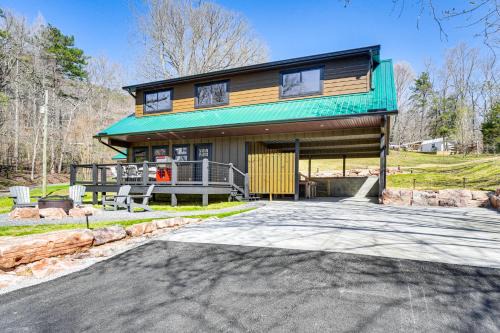 Modern Cabin w/Hot Tub: Near Tail of the Dragon!