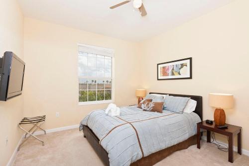Modern Condo 5min to Conv Center with balcony