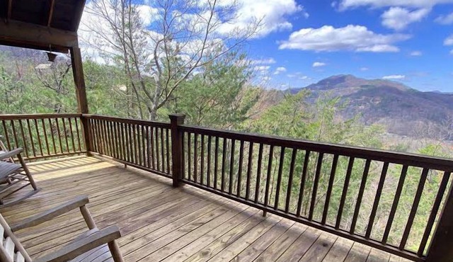 Mountain Life - Beautiful Mountain & Valley View - Hot Tub - WiFi