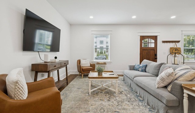 Nash Urban Oasis w/Rooftop & Modern Amenities!