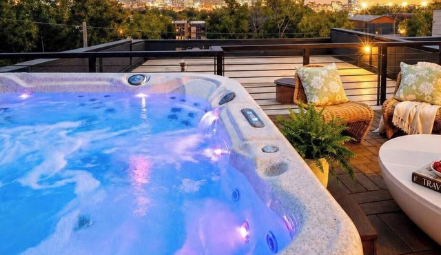 Nashville rooftop hot tub home | sleeps 12, 4 bedrooms, getting-ready suite