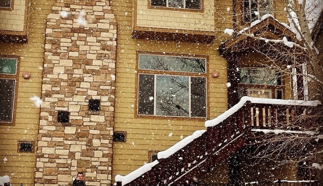 *NEW LISTING! Luxury Townhouse in Park City