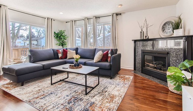 New Luxurious spacious home with GAMEROOM! 8 min from Mall of America