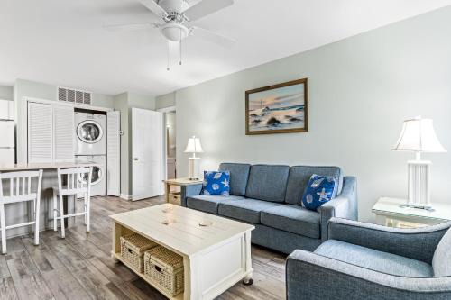 North OC Condo 2BR w pool, private hot tub & views of Fenwick Lighthouse