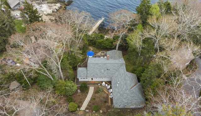 Oceanfront Retreat on Spruce Point, Private Dock, Hot Tub & Resort Amenities