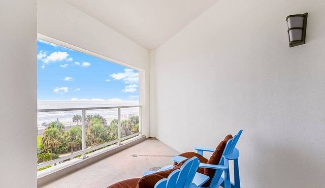 Oceanfront retreat with luxury pools, hot tub, lazy river, game room & balcony