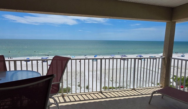 Oceanside 406: A Guest Favorite for Flip-Flops, Beach Days & Stunning Sunsets