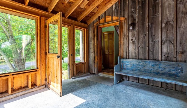 Old Chatham Retreat | Skylight Over the King Bed