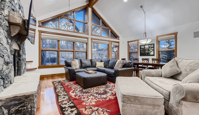 on the course GOLF/SKI/Family/4BD/3.5BA Breckenridge