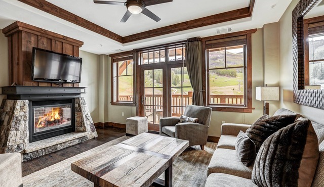One Ski Hill Place S8421