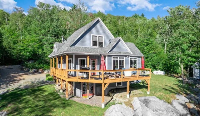 Peaceful & Private Lakefront Home
