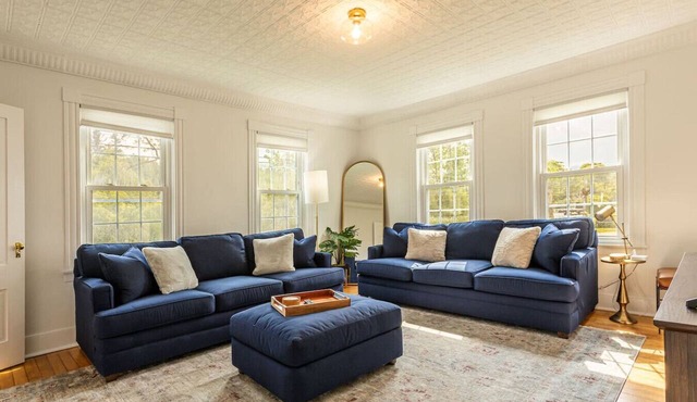 Pet-Friendly 2BR Getaway Near Killington & Woodstock