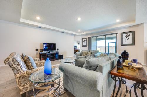 Pet-Friendly Home w/Screened Patio in Newberry!