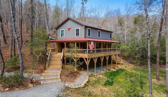 Pet Friendly, Lovely Creek, Fire Pit - Brookside Retreat by Carolina Properties