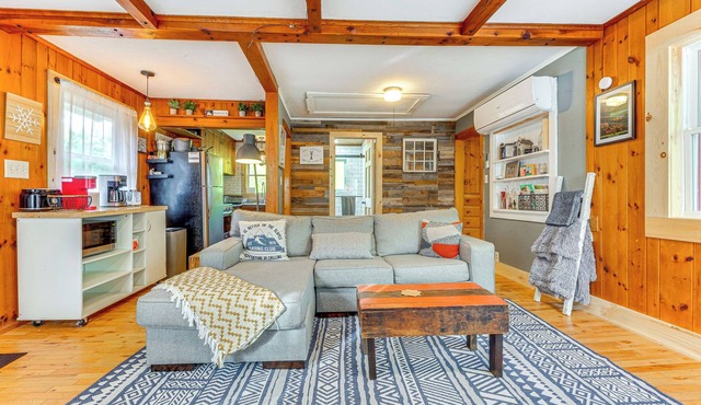 Pet-friendly Wilmington Retreat w/Hot Tub!