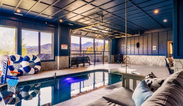 Pool/GameRoom/HotTub/VIEWS/Sleeps 15! - Oasis in the Smokies