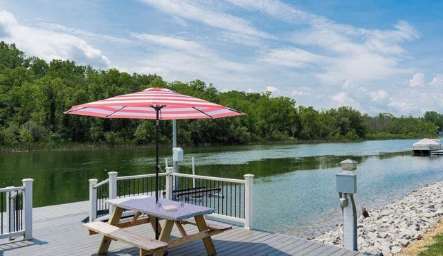 Private Canal Access Cottage with Game Room