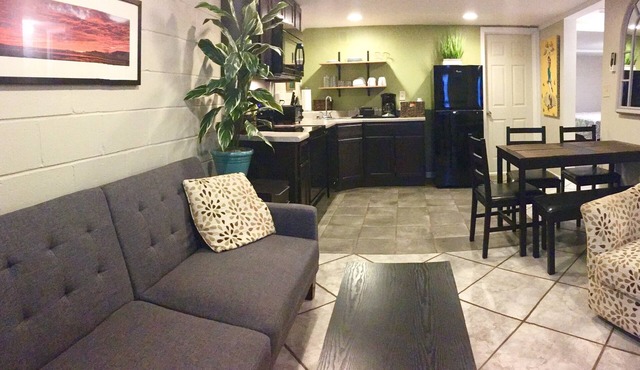 Private, Dog-Friendly Asheville APT. Minutes to *Downtown, River Arts, Biltmore*