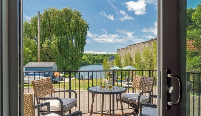 Private Summer Waterfront Escape- Swimming, Fishing, SUPs, Hot Tub & Sauna