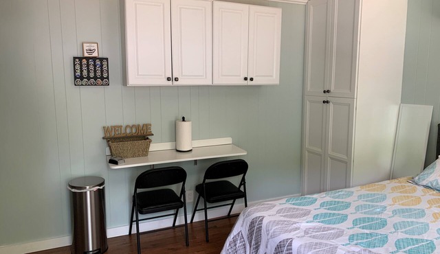 Private Tiny Guest House Near Downtown