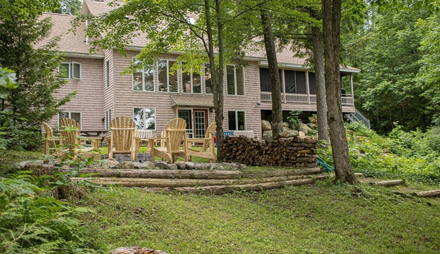 Quiet, 6 bedroom 4 bath Lakefront home, private sandy beach, near Colby College