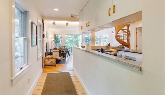 Quiet Freeport Home on Casco Bay w/Fire Pit
