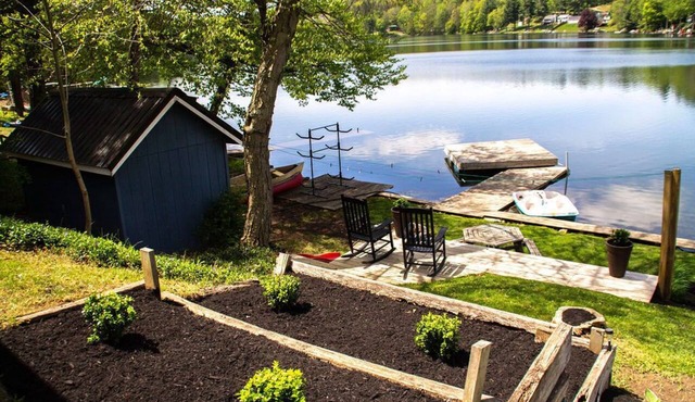 Quiet Lakefront Cabin · Private Dock and Firepit